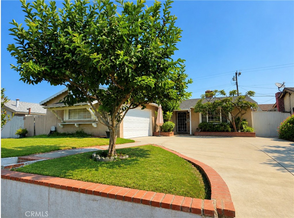 15809 Loukelton Property Photo 1