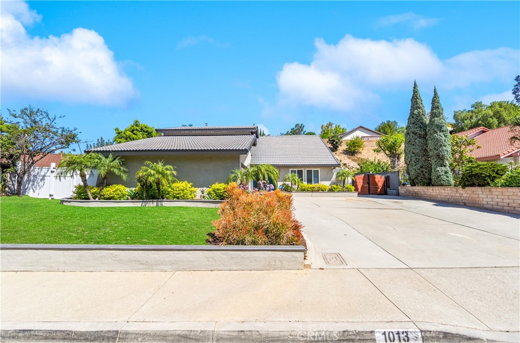 1013 Calle Carrillo Property Photo 4