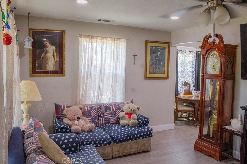 27020 Girard Property Photo 6