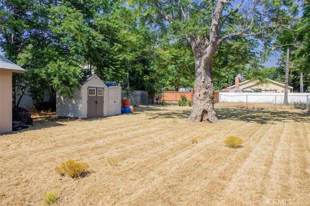27020 Girard Property Photo 17