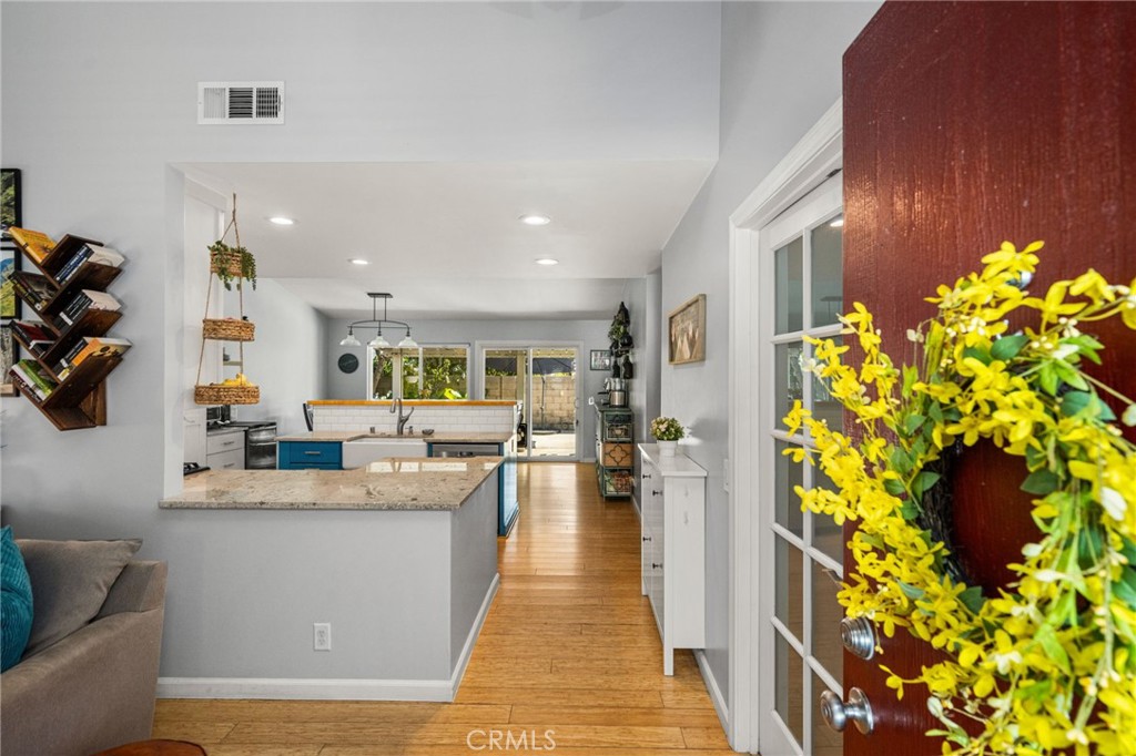 1231 N Dolores Property Photo 3