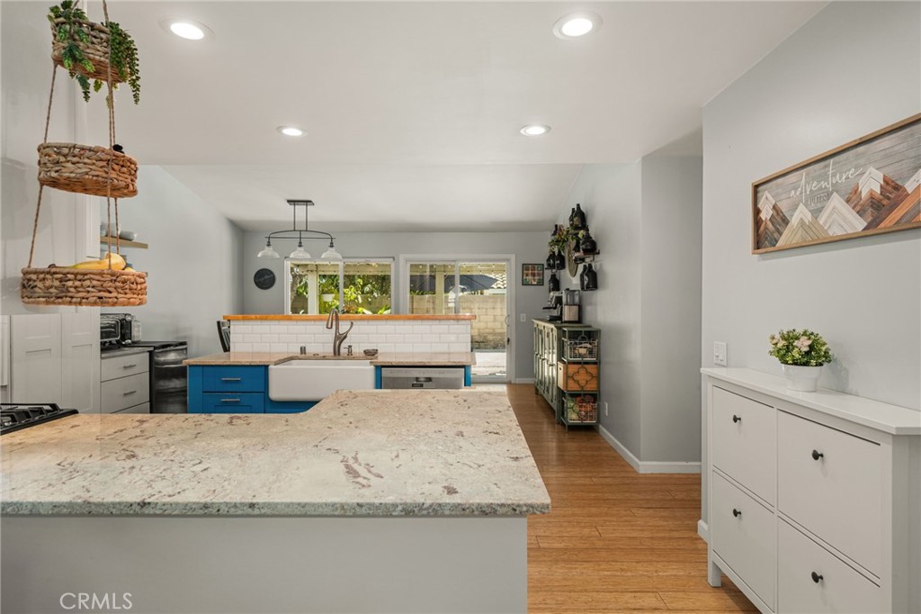 1231 N Dolores Property Photo 7