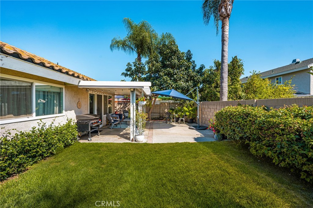 1231 N Dolores Property Photo 18