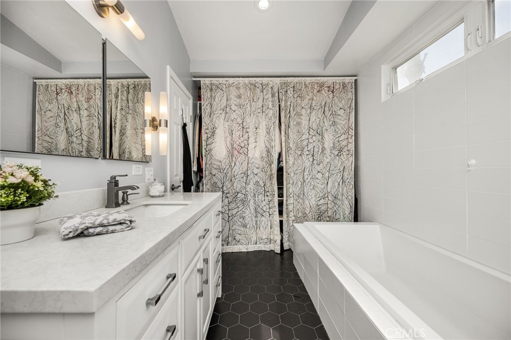 1231 N Dolores Property Photo 30