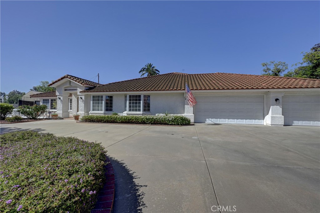 18932 Via Sereno Property Photo 2