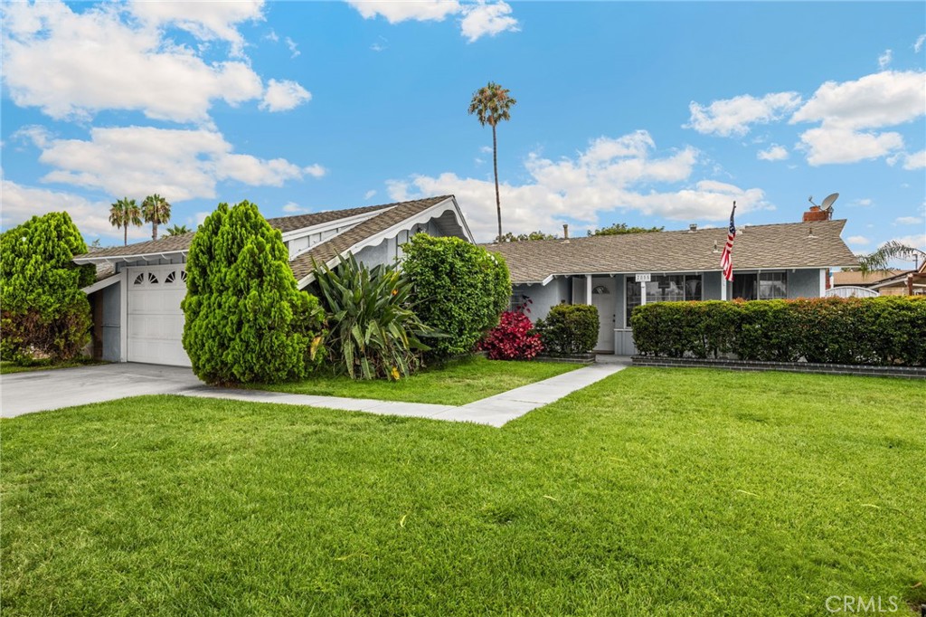 7855 Gardenia Drive Property Photo 2