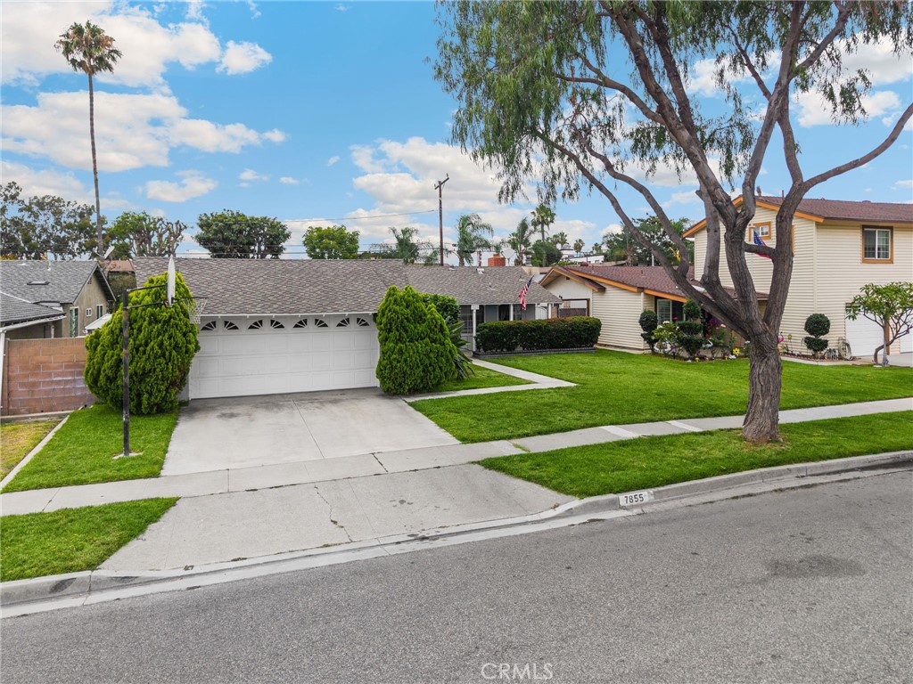 7855 Gardenia Drive Property Photo 3