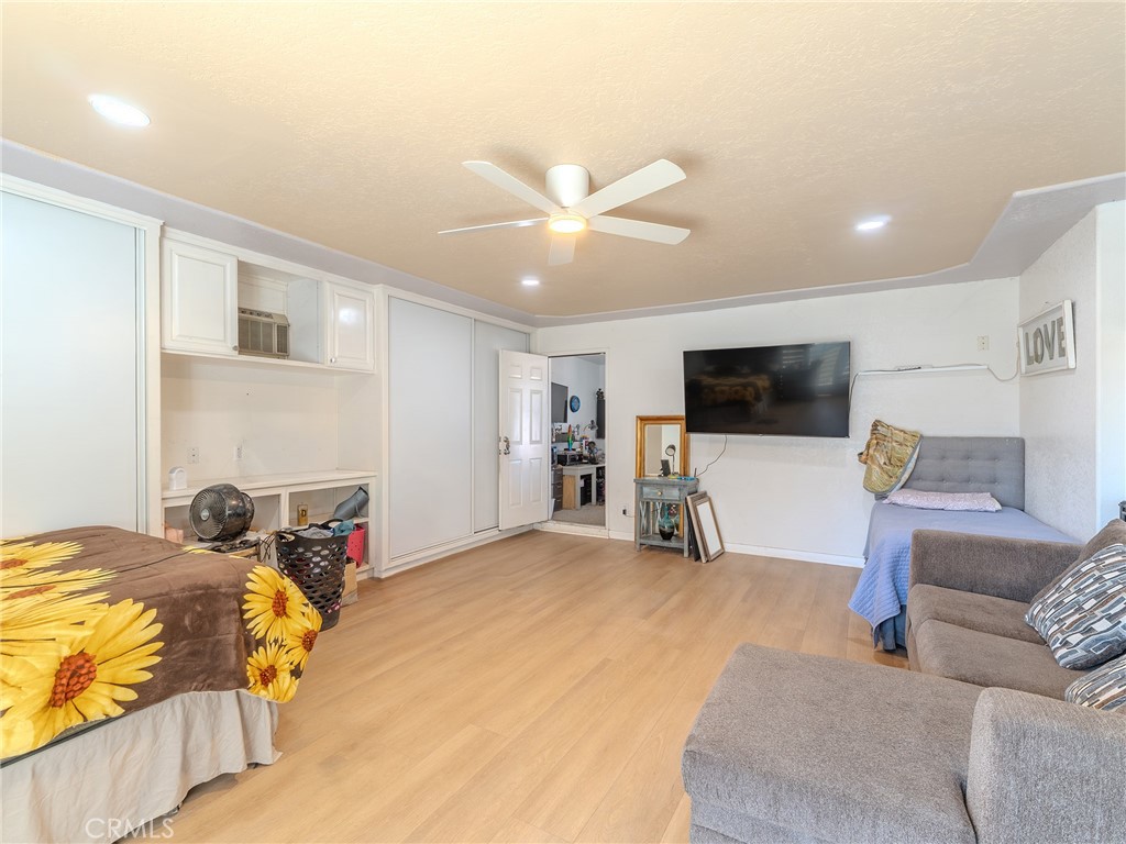 10410 Live Oak Property Photo 10