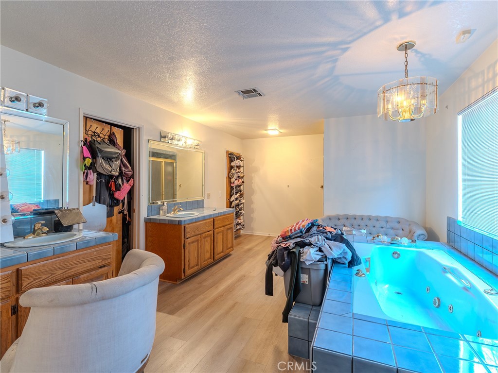 10410 Live Oak Property Photo 22
