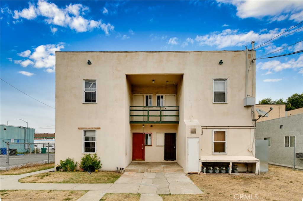 1224 E 17th Street Property Photo 5