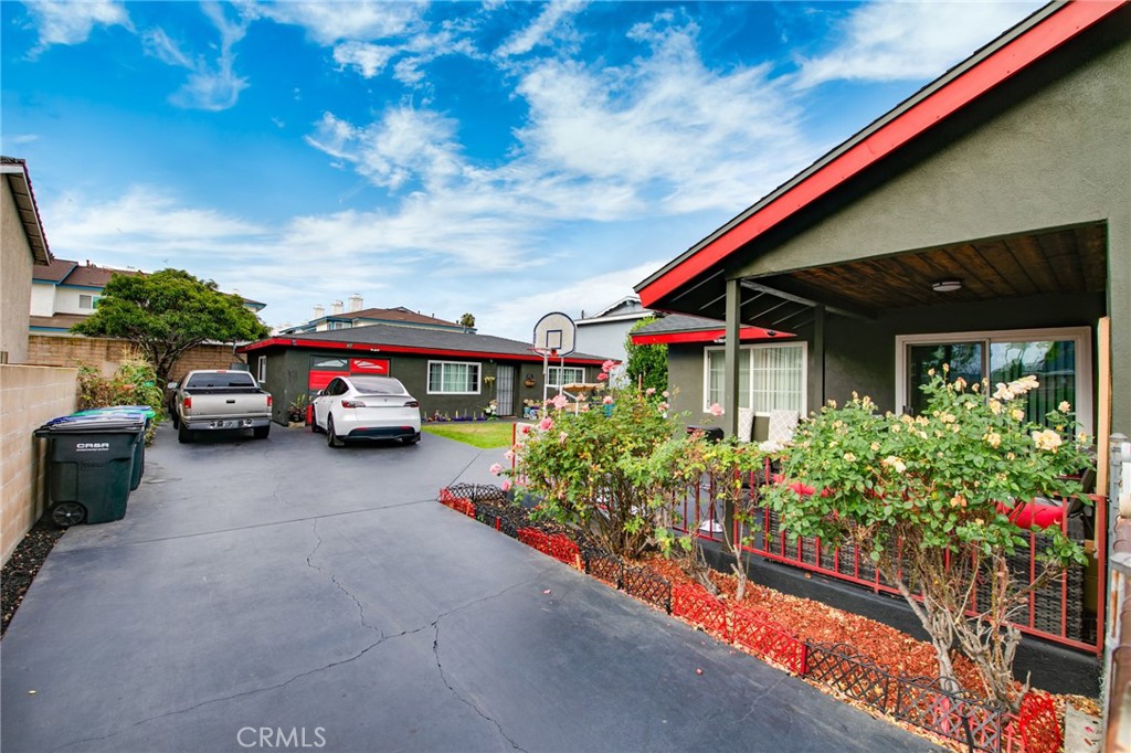 9540 Park Street Property Photo 4