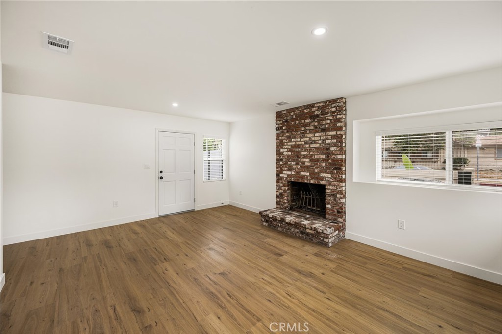 12408 Archwood Property Photo 9