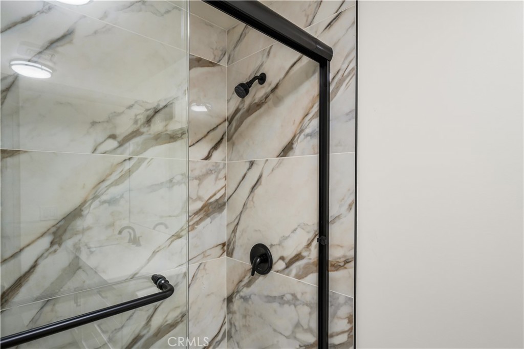 12408 Archwood Property Photo 19
