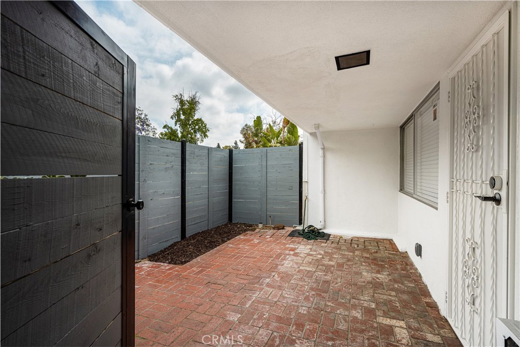 12408 Archwood Property Photo 28