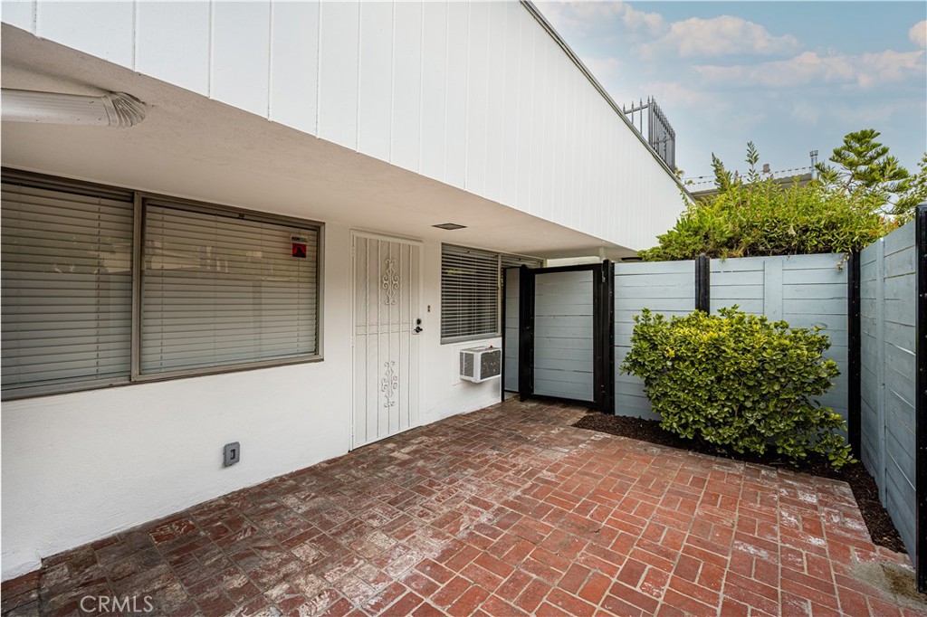 12408 Archwood Property Photo 29