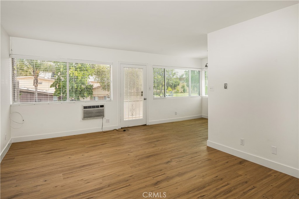 12408 Archwood Property Photo 44