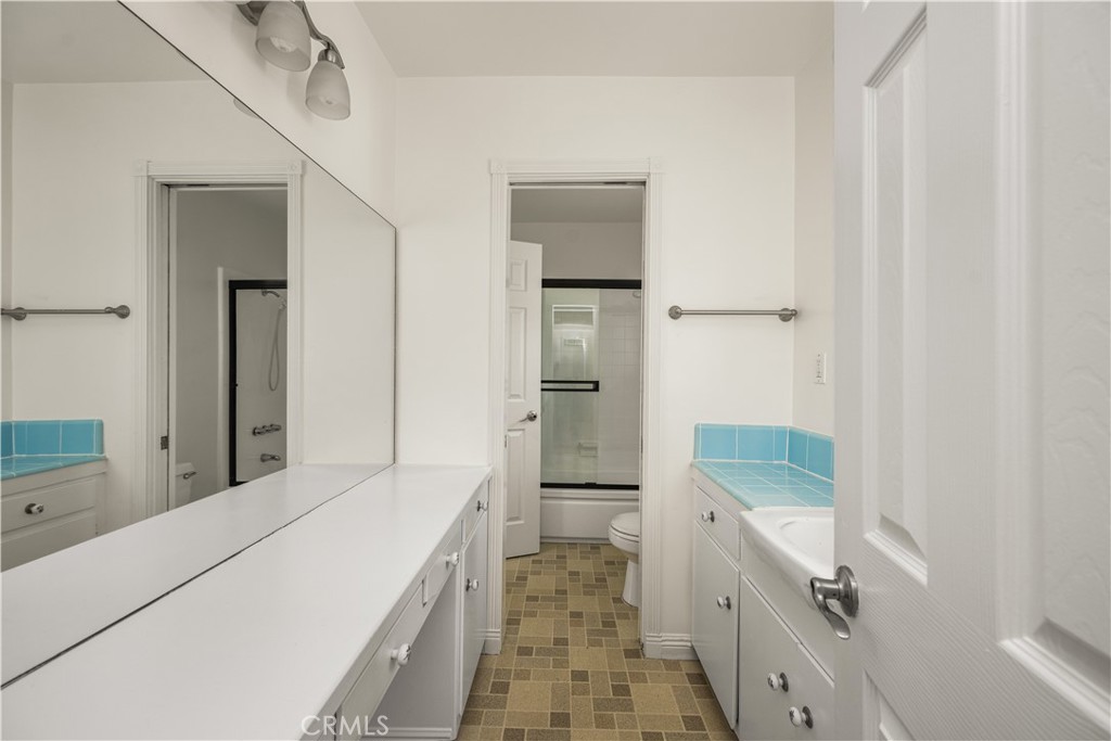 12408 Archwood Property Photo 57