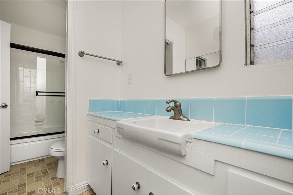 12408 Archwood Property Photo 58