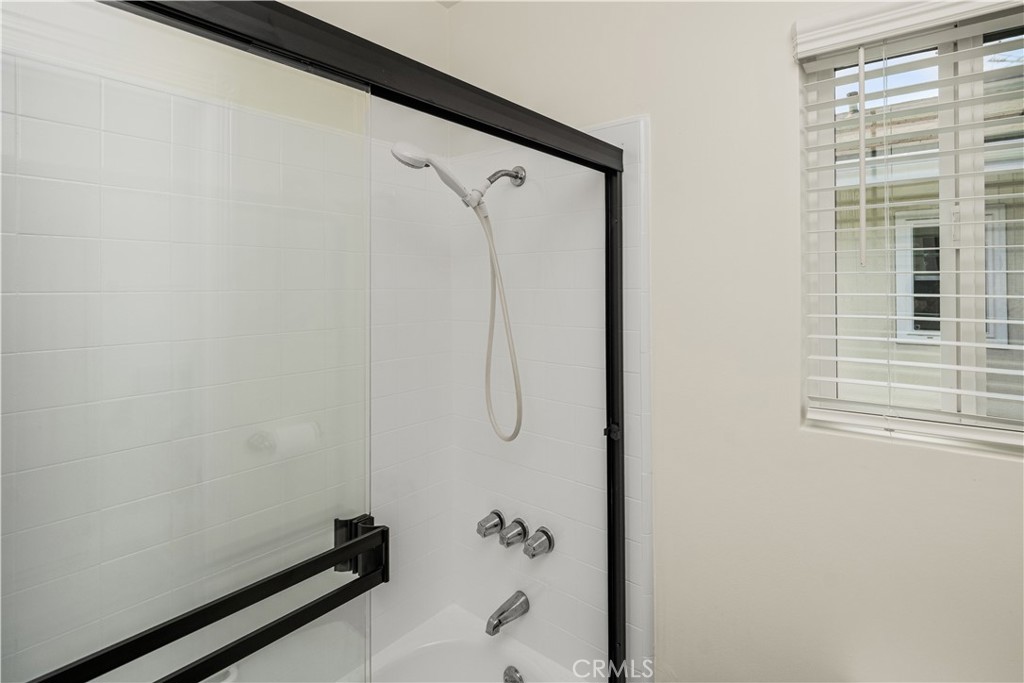 12408 Archwood Property Photo 60