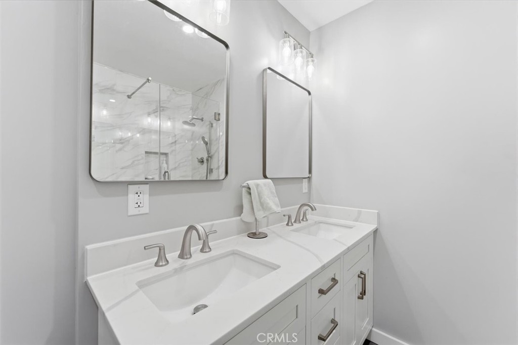 3329 N Los Coyotes Diagonal Property Photo 15