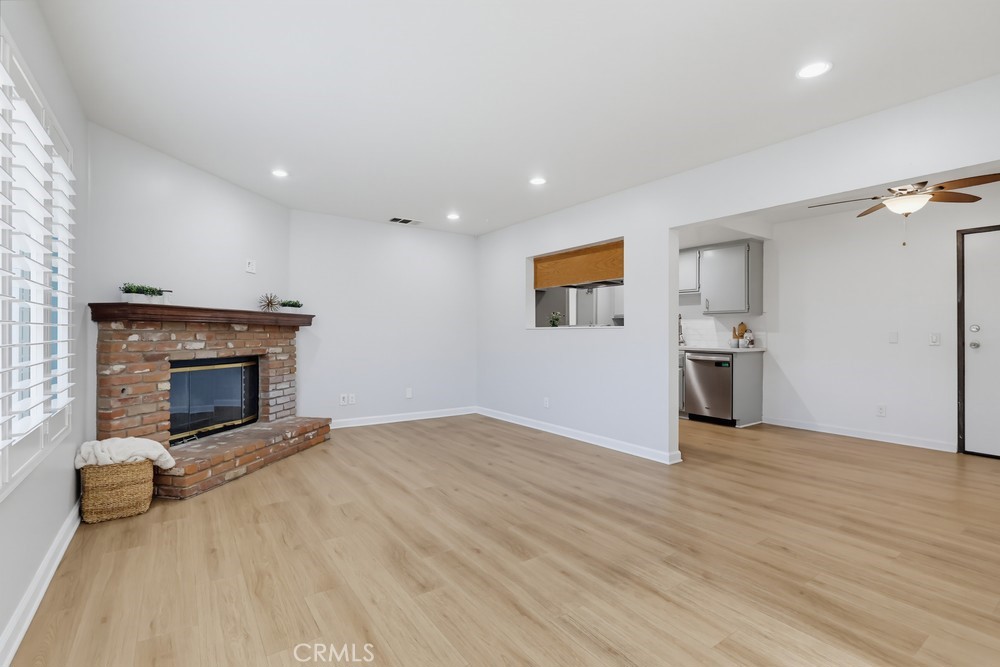 9542 Mayne G Property Photo 1