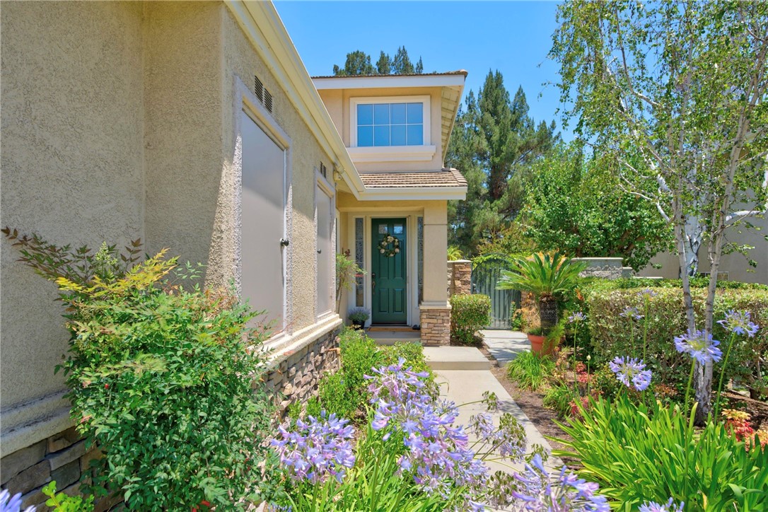 1355 Canterbury Property Photo 2