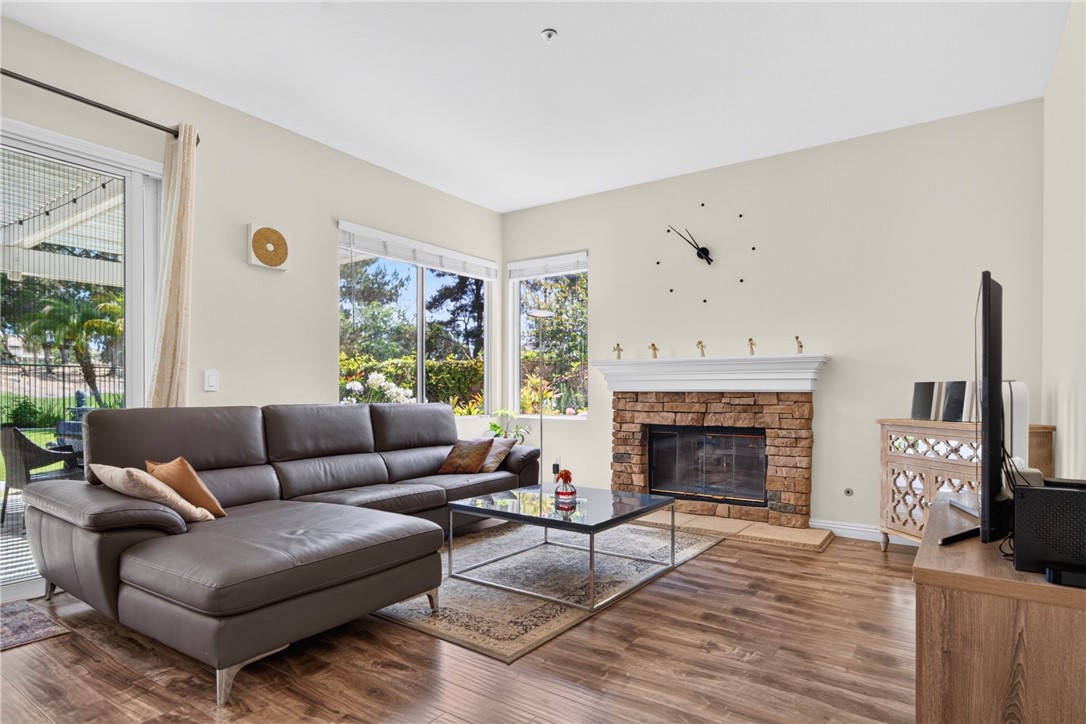 1355 Canterbury Property Photo 8