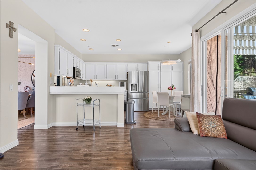 1355 Canterbury Property Photo 11
