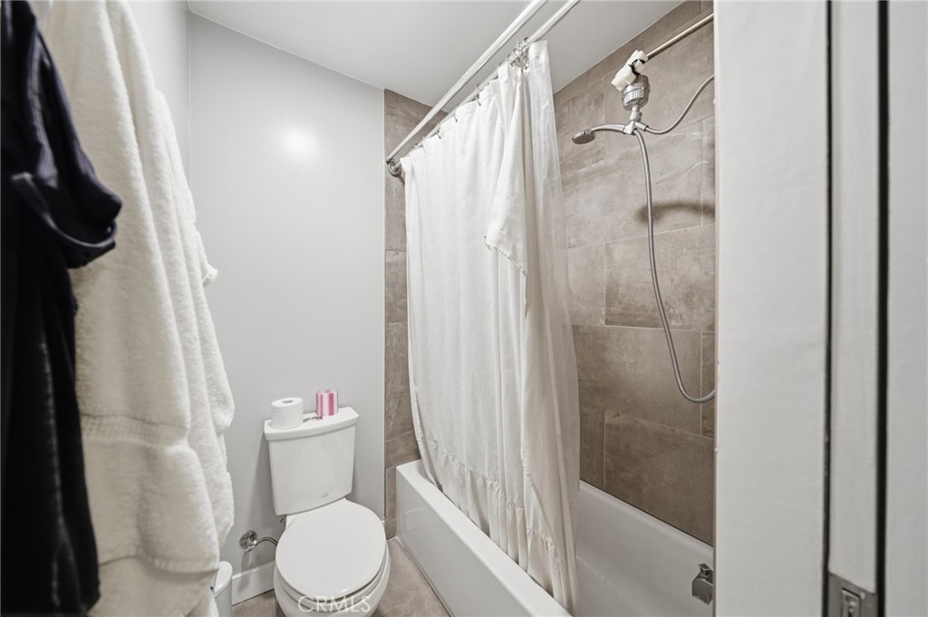 828 Indiana Property Photo 24