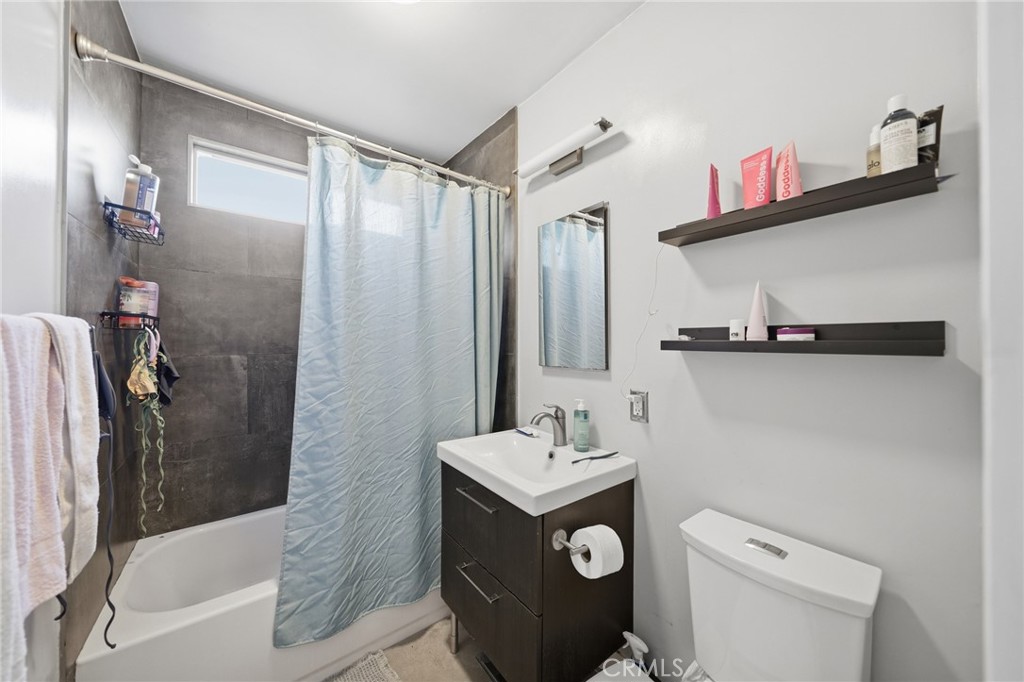 828 Indiana Property Photo 25