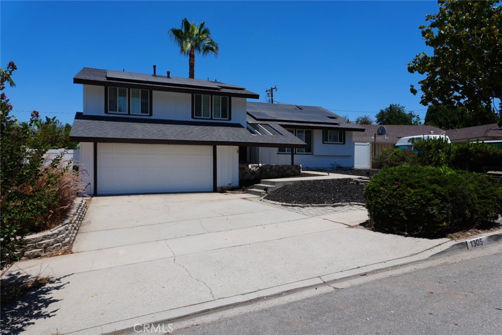 1305 Wickford Property Photo 4