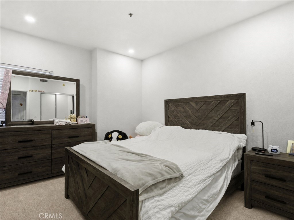 838 Pine 215 Property Photo 6