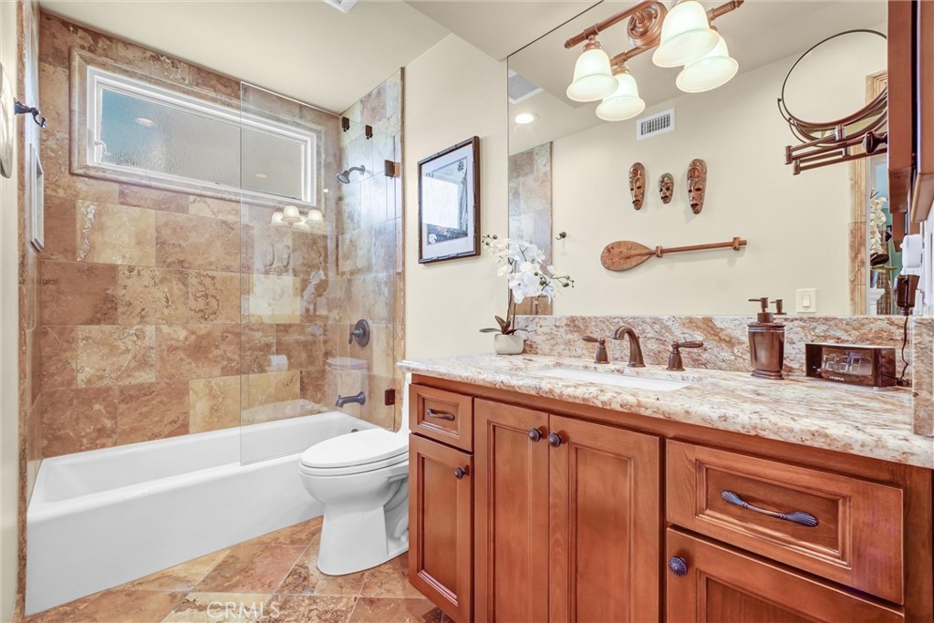 42 56th Pl Property Photo 18