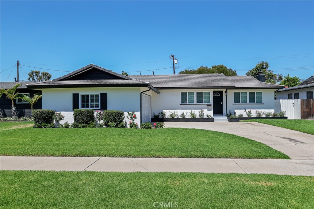 424 S Lilac Property Photo 1