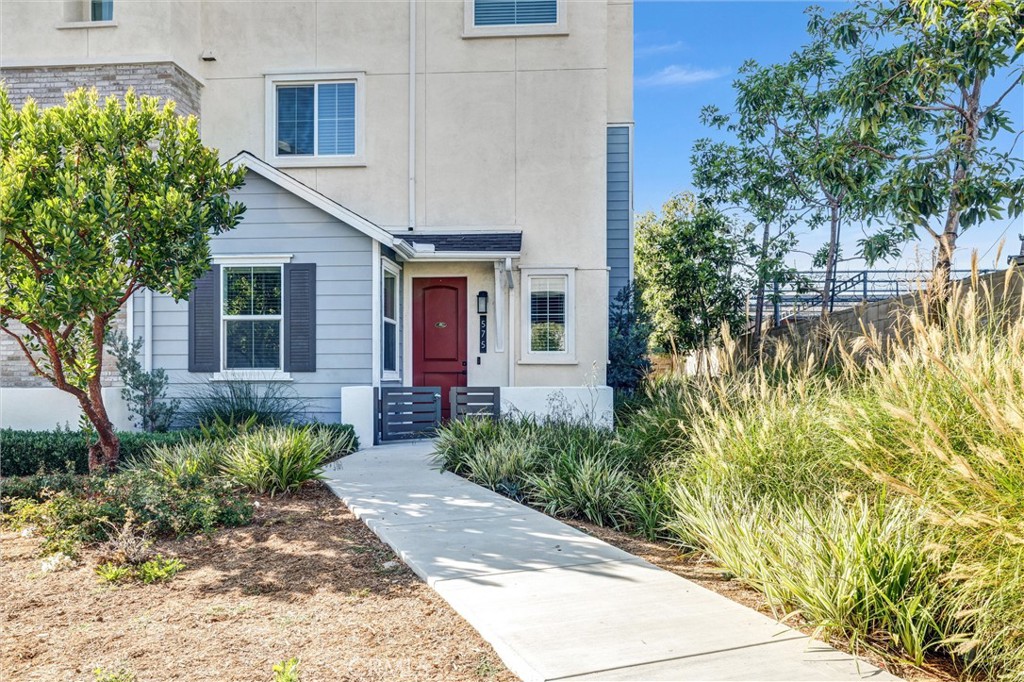 575 S Mosaic Property Photo 3