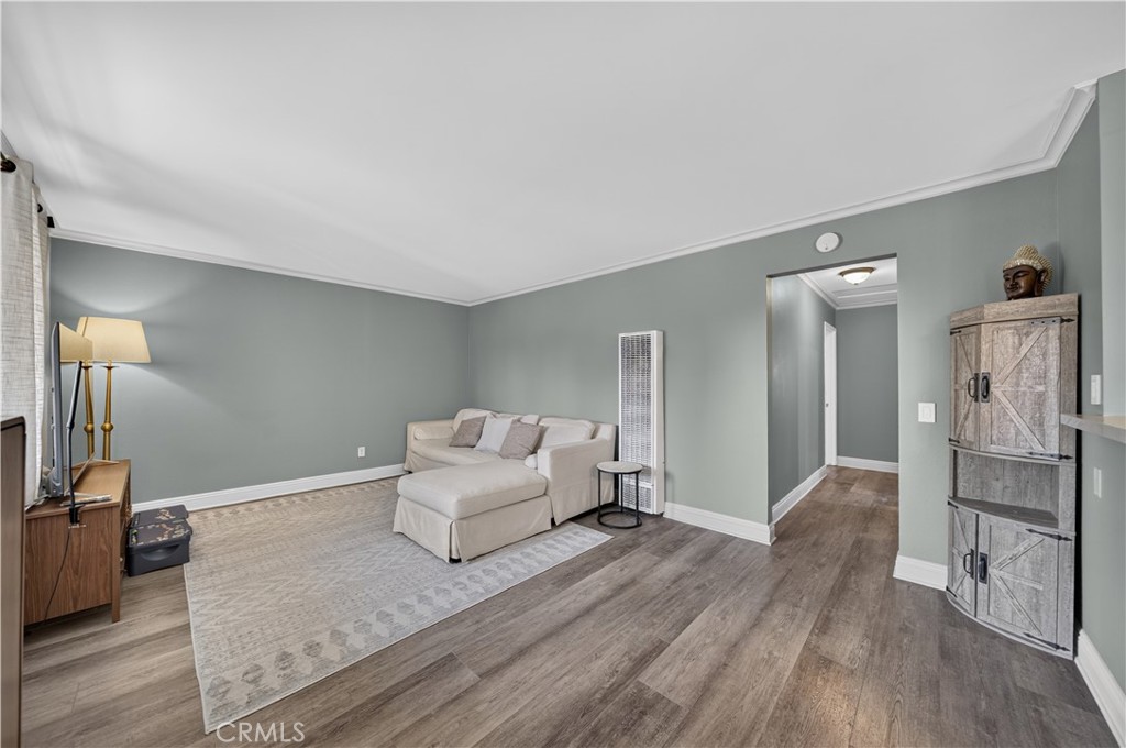 14315 Broadway Property Photo 5