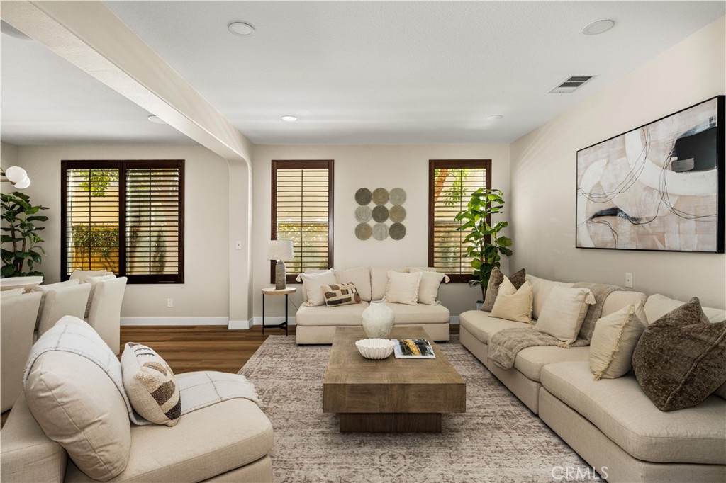 6 Thorn Hill Property Photo 3