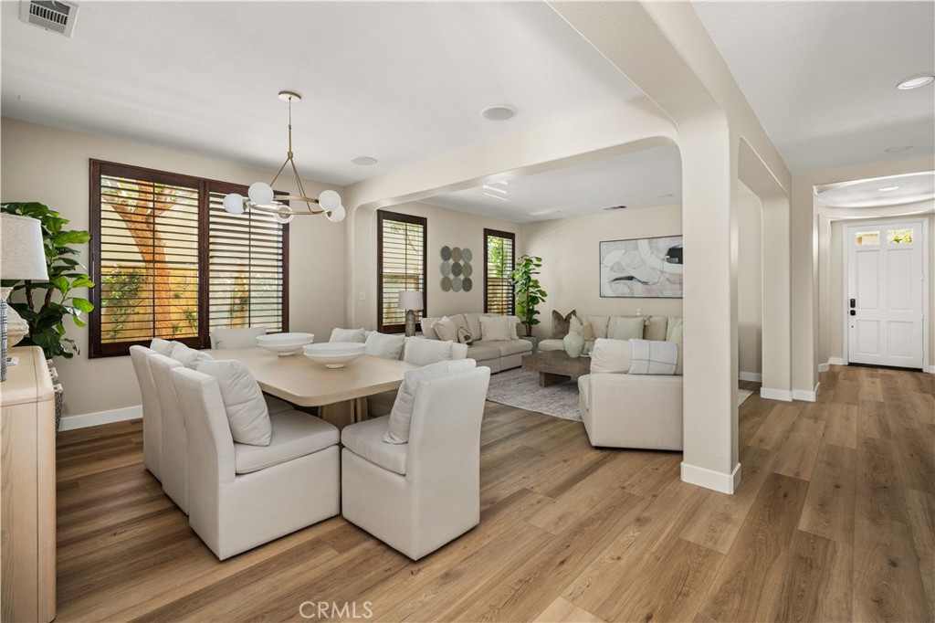 6 Thorn Hill Property Photo 4