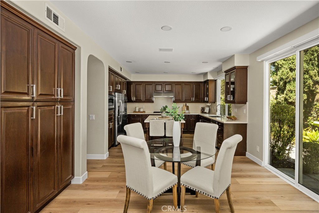 6 Thorn Hill Property Photo 8
