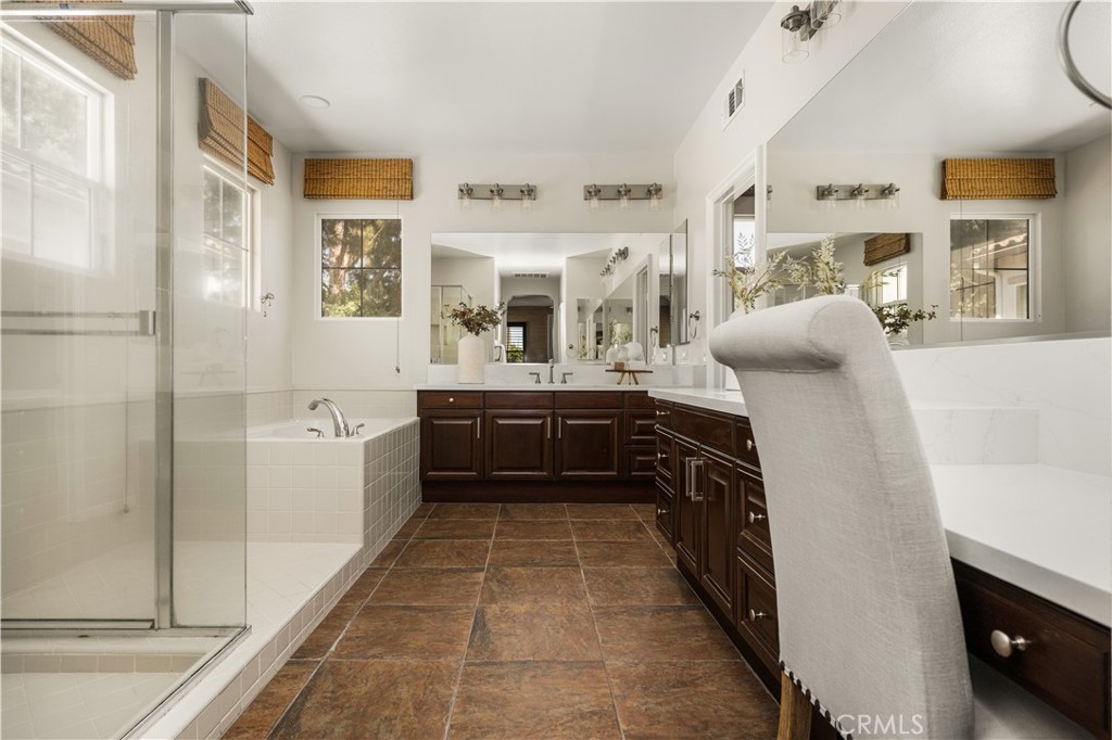 6 Thorn Hill Property Photo 18
