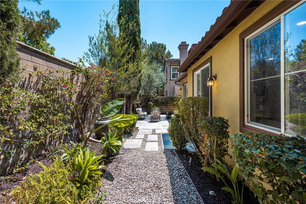 6 Thorn Hill Property Photo 28