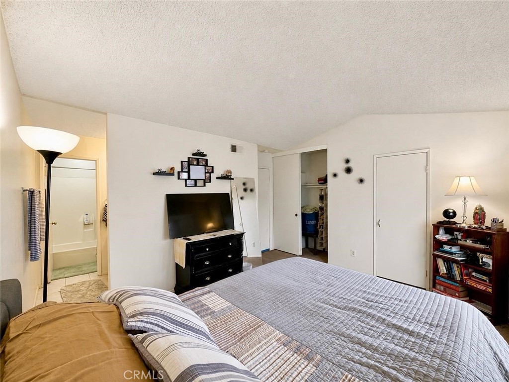 1252 N Citrus 1 Property Photo 15
