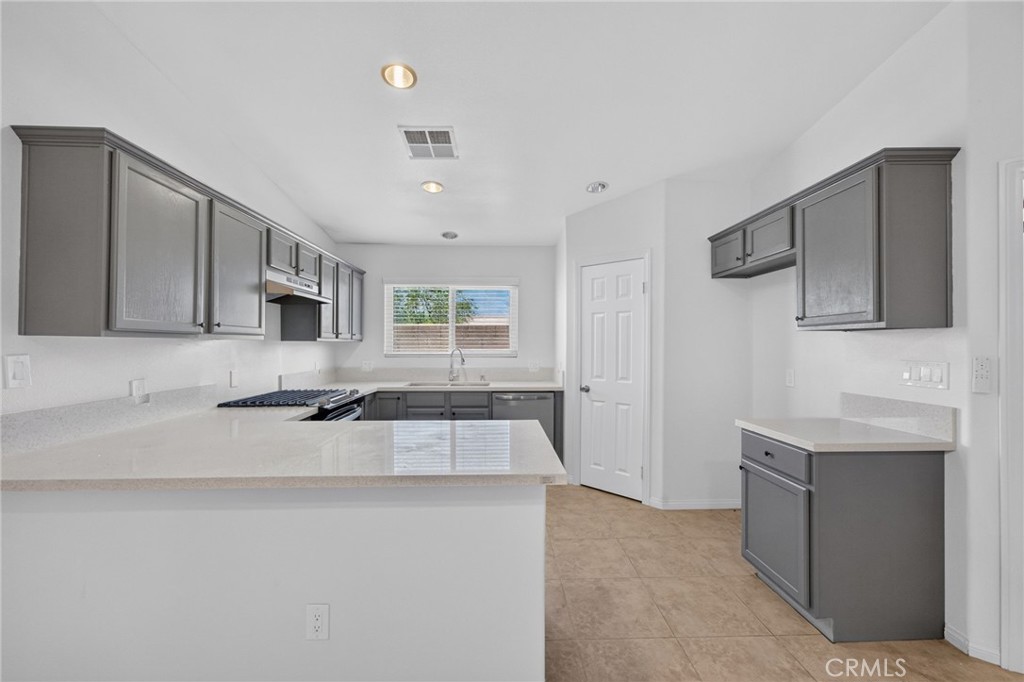 66055 4th Street Property Photo 16