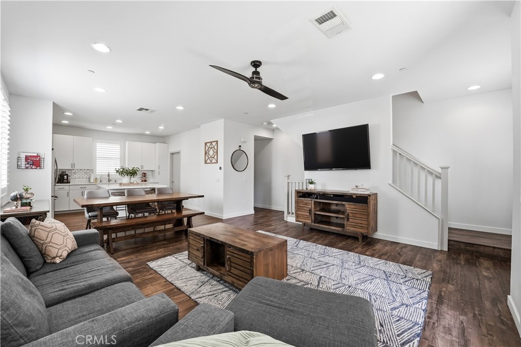 809 S Anaheim Boulevard 101 Property Photo 5