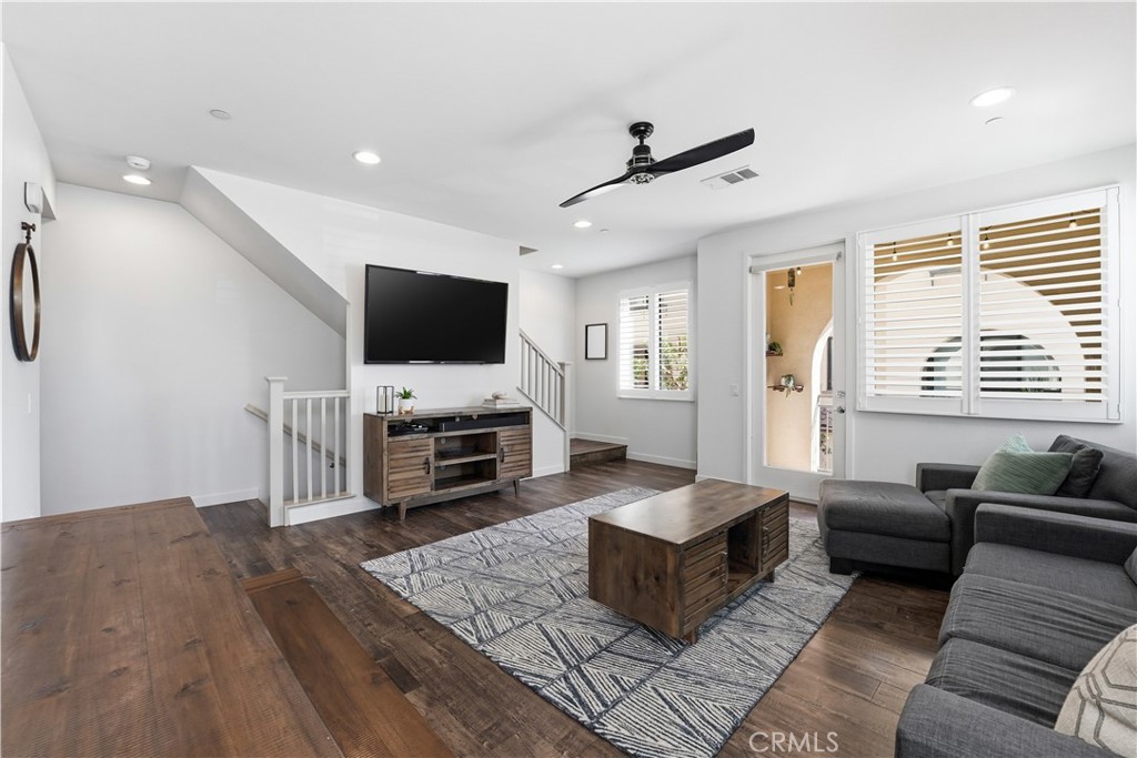 809 S Anaheim Boulevard 101 Property Photo 6