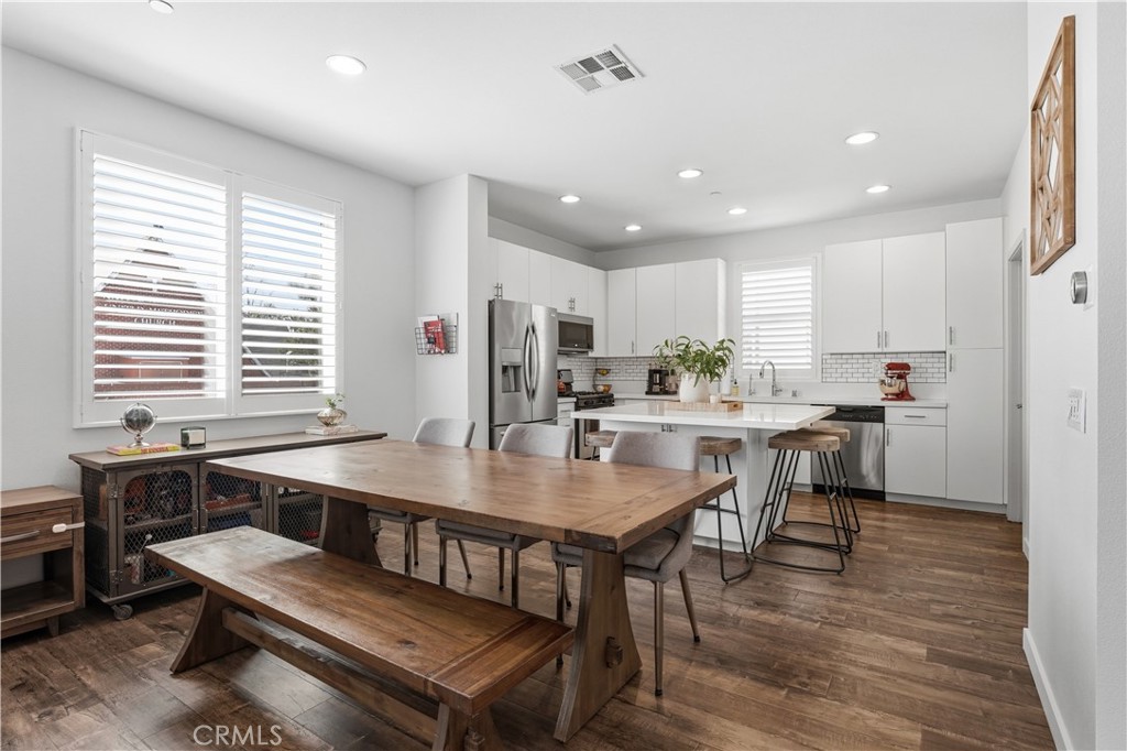 809 S Anaheim Boulevard 101 Property Photo 8