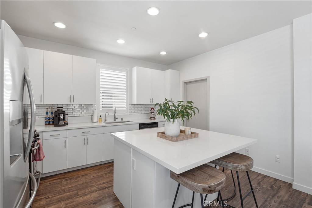 809 S Anaheim Boulevard 101 Property Photo 10