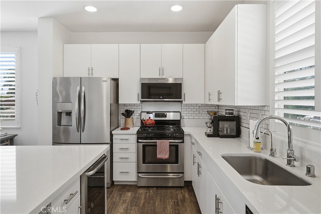 809 S Anaheim Boulevard 101 Property Photo 14
