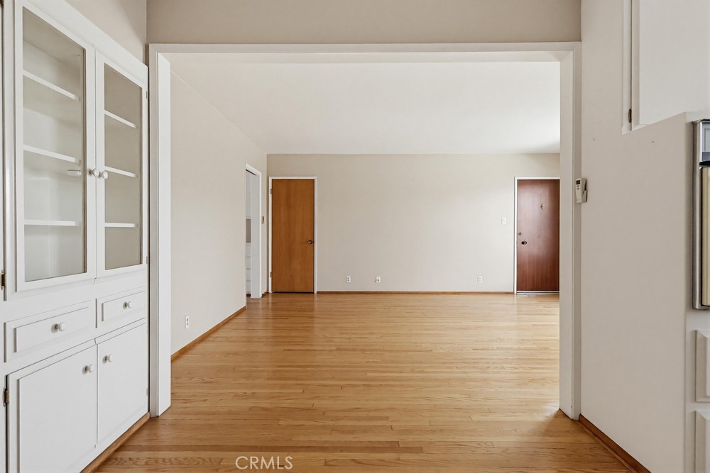 2060 E 3rd Street 3 Property Photo 21