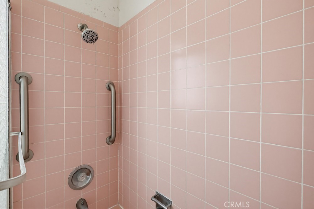 2060 E 3rd Street 3 Property Photo 33